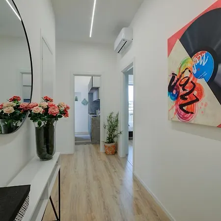 Modern In - Happy Arona